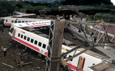 日本司机回应两中国游客遭列车撞击