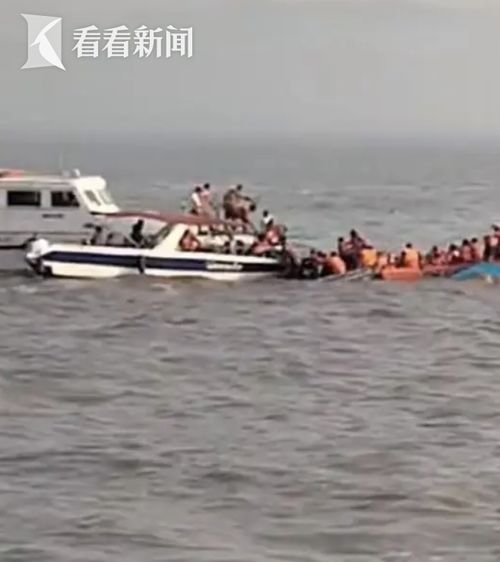 印度海军快艇失控撞上渡轮致多人死亡